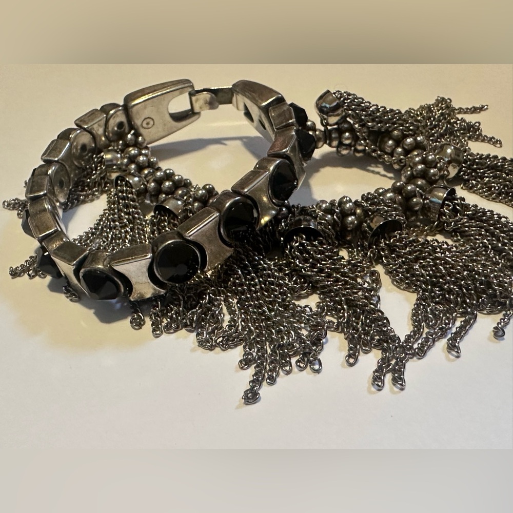 Heet rocker style bracelet